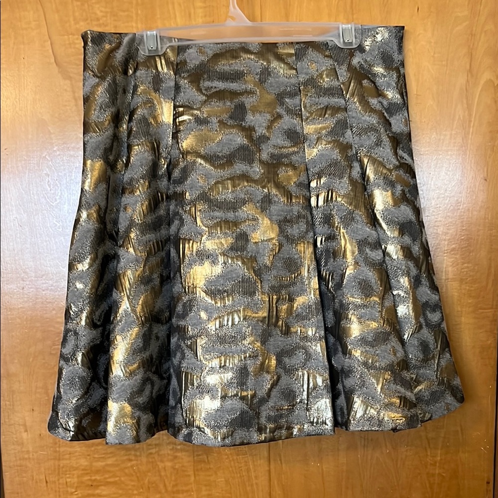 Gray and metallic gold sA-line skirt